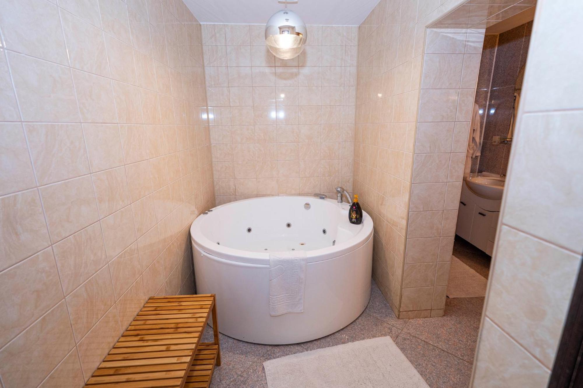 Noblesse Suite Galaţi Exterior foto